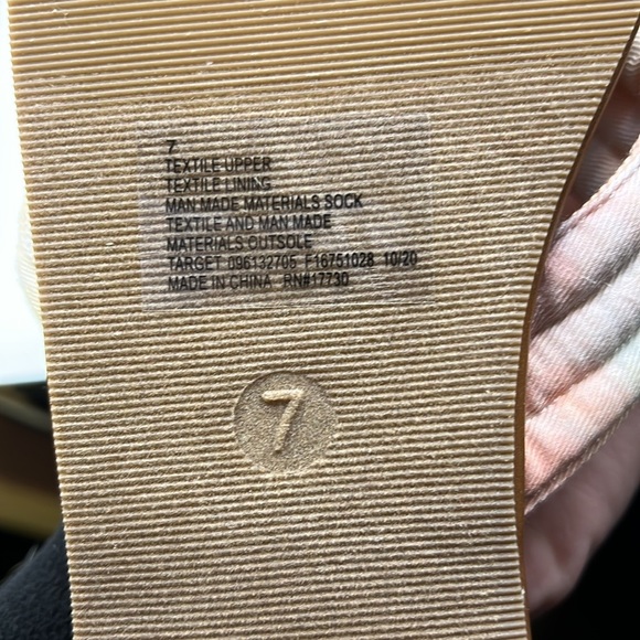 NWT Shade & Shore Slip On Sandals Colorful Tie Dye Rainbow Pink Green Womens 7 - Picture 8 of 12